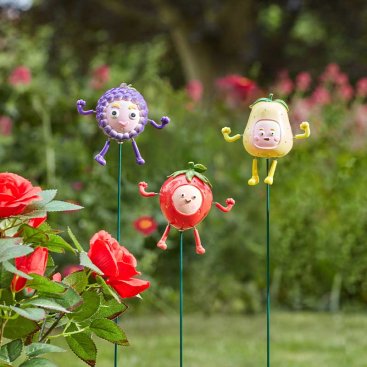 Frooties - Strawberry, Pear, Blackberry Loony Stakes, MC